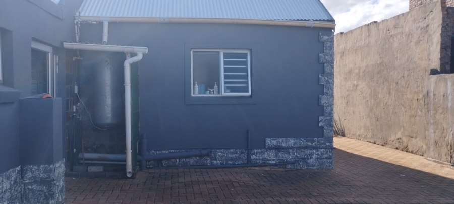 4 Bedroom Property for Sale in Noorsekloof Eastern Cape